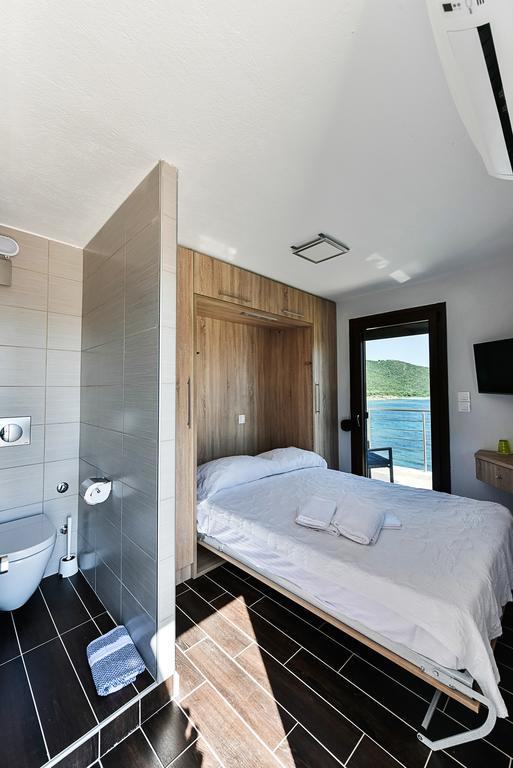 Pension Limani Амолиани Экстерьер фото